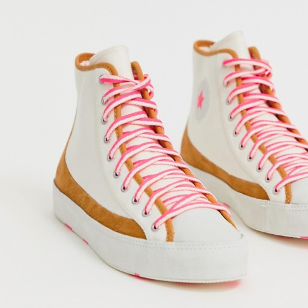 Sasha Hi Converse NWT